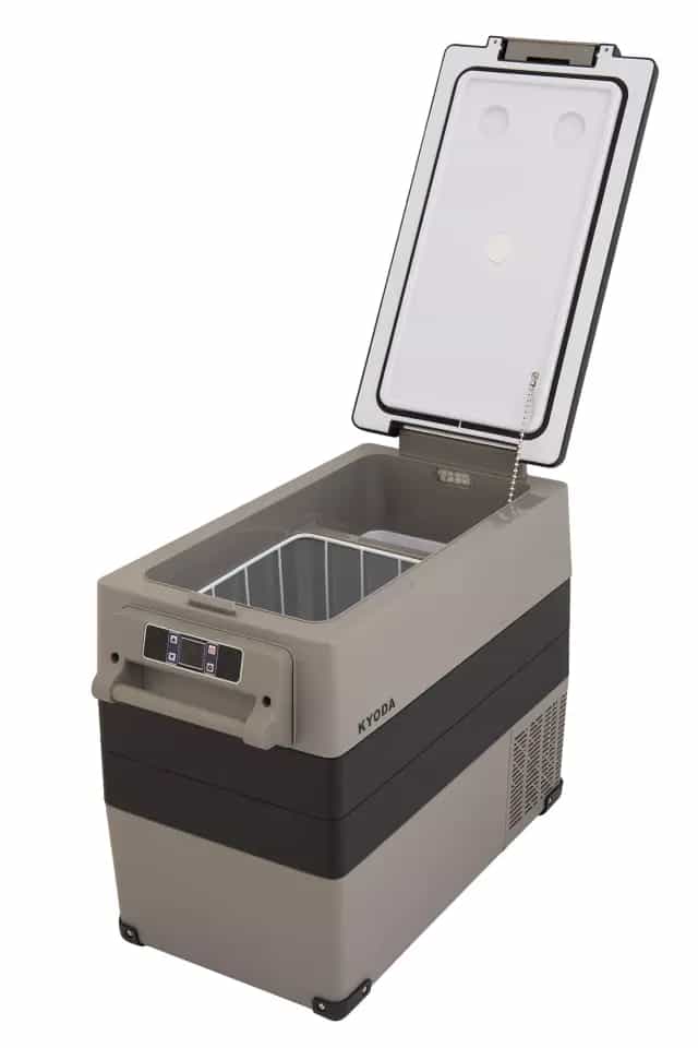 Автохолодильник Kyoda CF55H, двухкамерный, объем 55 л, вес 14,1 кг