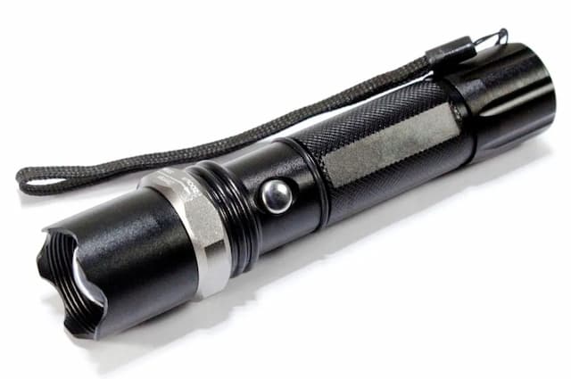 Фонарь ручной Multifunctional SWAT Flashlight