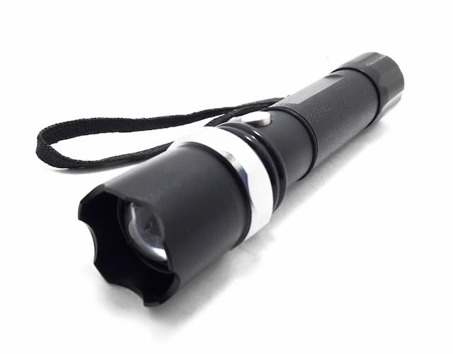 Фонарь ручной Multifunctional SWAT Flashlight